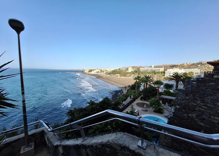 White And Quiet! Modern Apartment In San Agustin