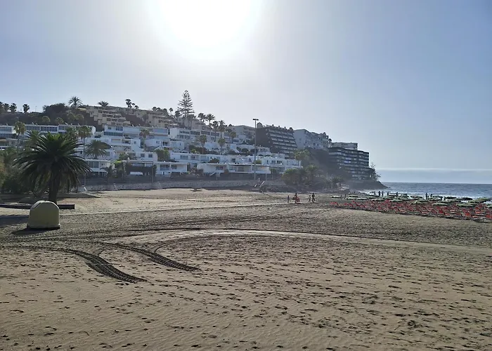 White And Quiet! Modern Apartment In San Agustin